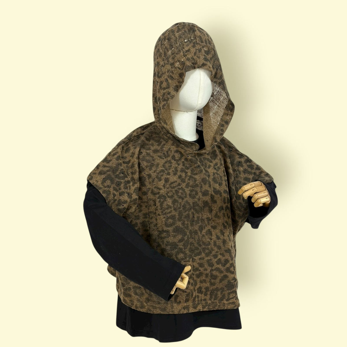 2Pc Unisex Oversized Black Sweatshirt with Detachable Leopard Print Hoodie Set
