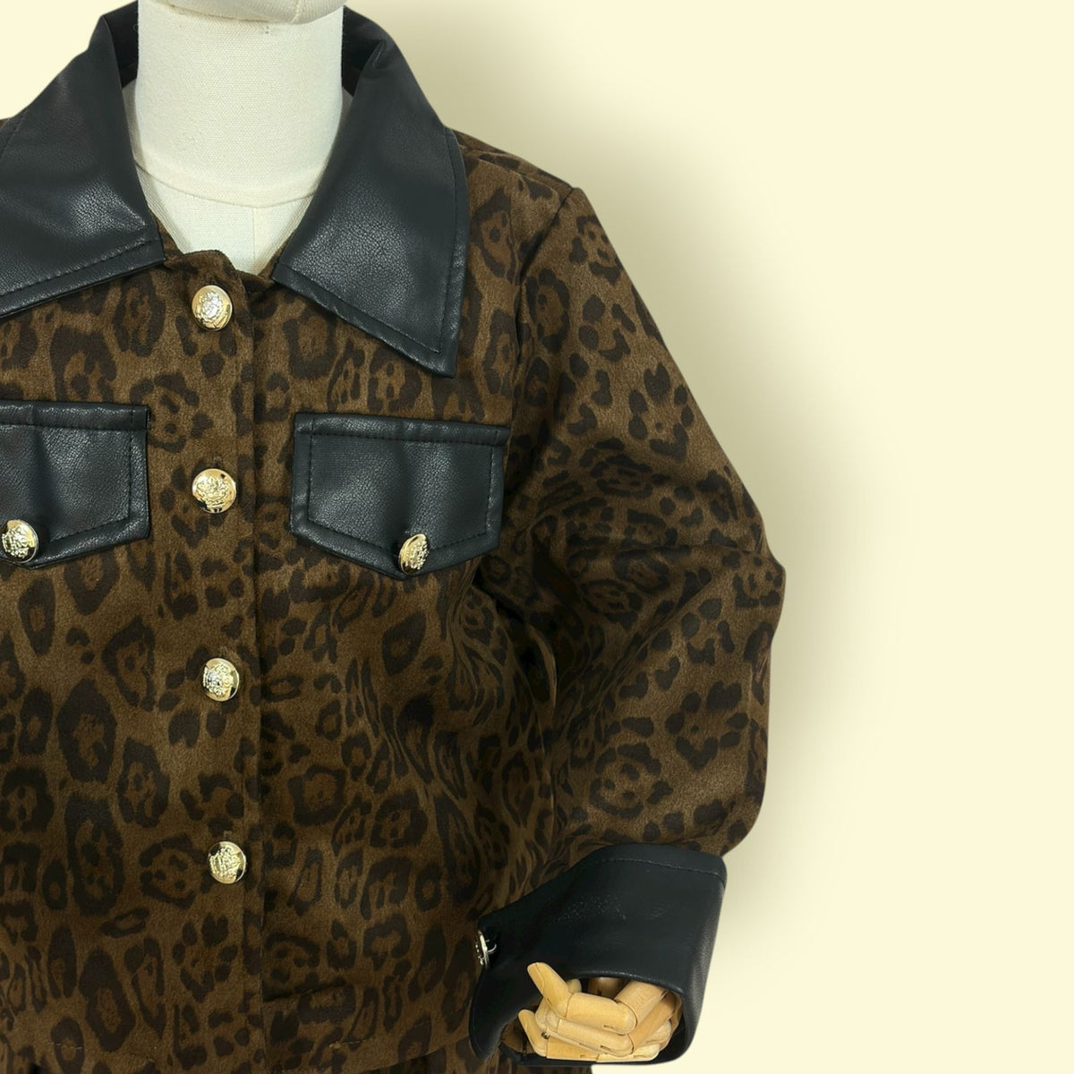 Trendy Leopard Print 2-Piece Skirt & Jacket Set for Girls – Stylish Winter Outfit with Faux Leather Detail