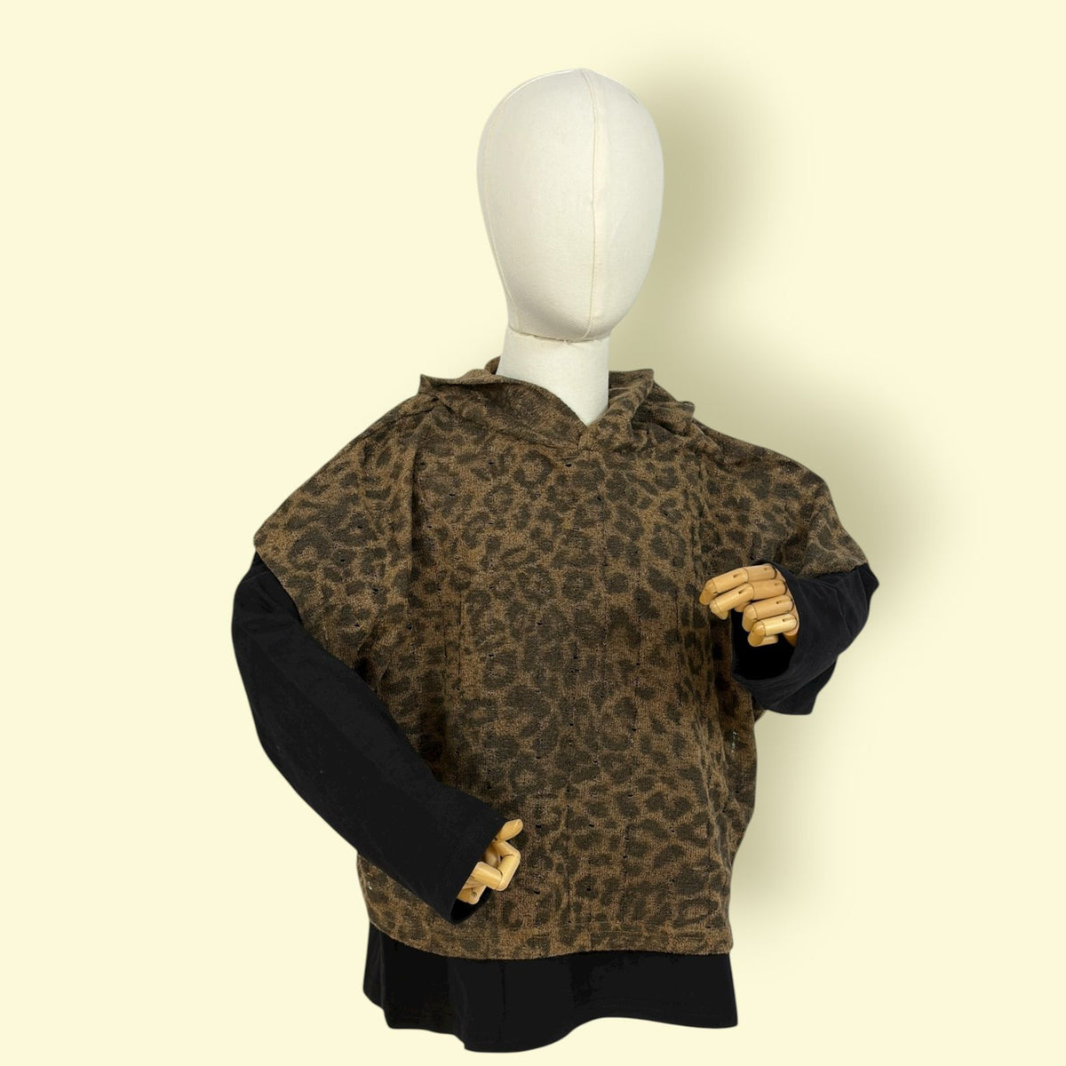 2Pc Unisex Oversized Black Sweatshirt with Detachable Leopard Print Hoodie Set