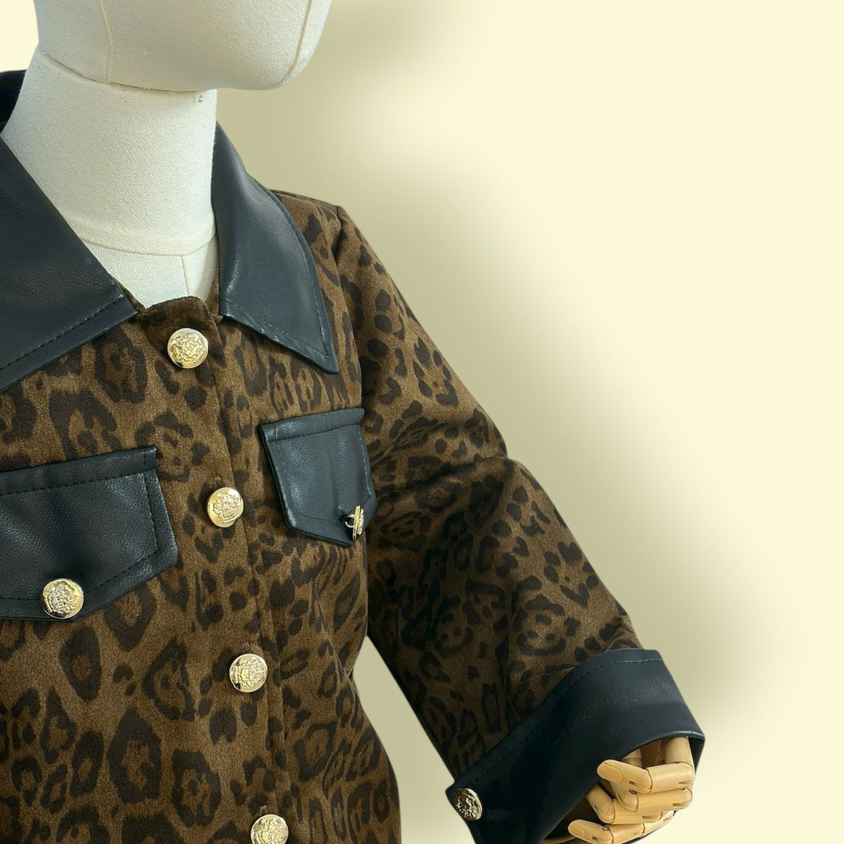 Trendy Leopard Print 2-Piece Skirt & Jacket Set for Girls – Stylish Winter Outfit with Faux Leather Detail